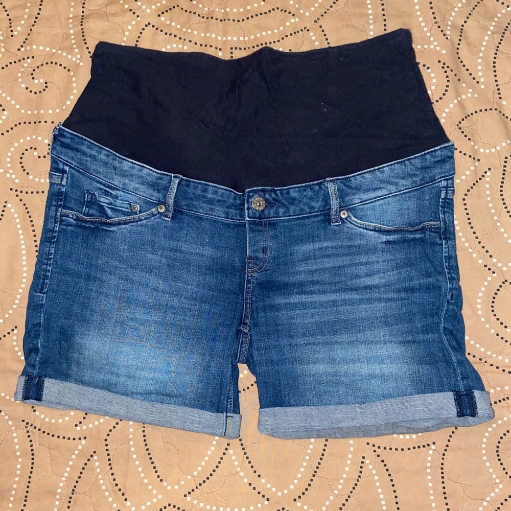 H&M Maternity Shorts